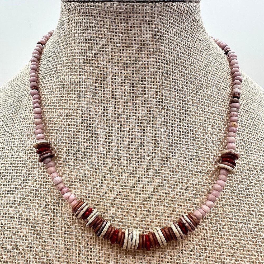 Vintage 70s Pink Stone Heishe Shell Beaded Necklace Accents Barrel Clasp Jewelry